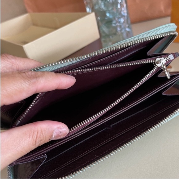 Authentic Louis Vuitton long wallet - Picture 11 of 13